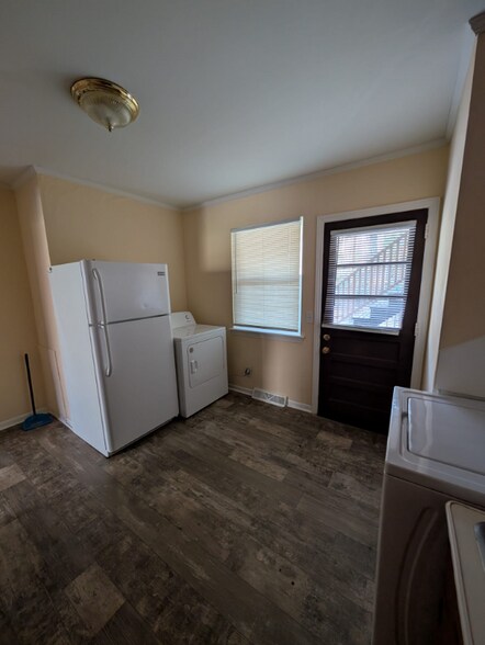 Building Photo - 2211 Morehead Ave