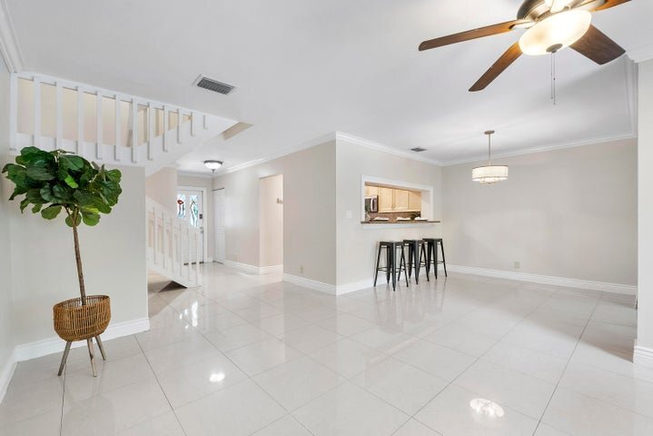 Building Photo - 2047 NW 45th Ave