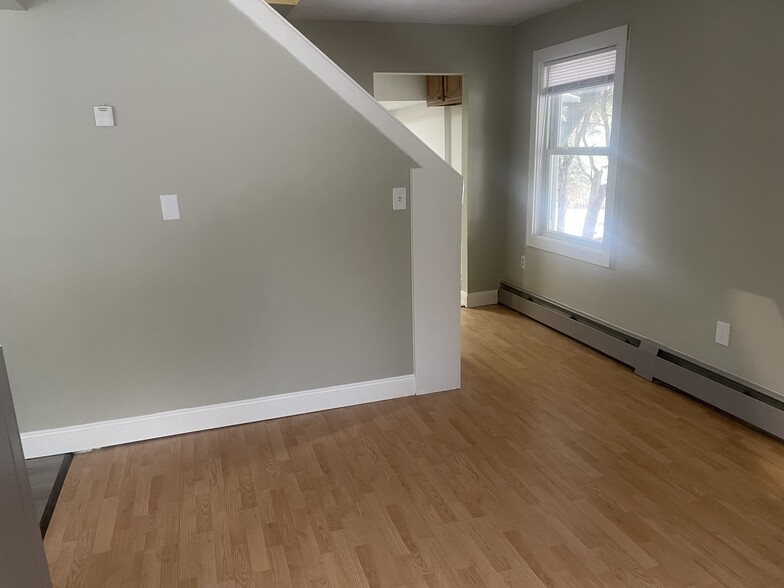 Building Photo - 20 Latham Ct