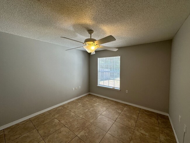 Building Photo - 2 bedroom 2 bath cottage home for rent in Hampton Lakes!