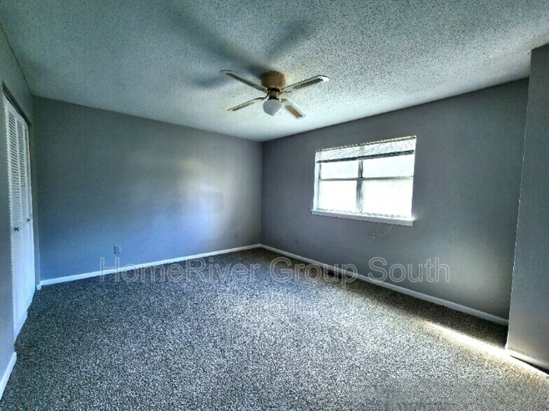 Building Photo - 108 Springwoods Lake Point