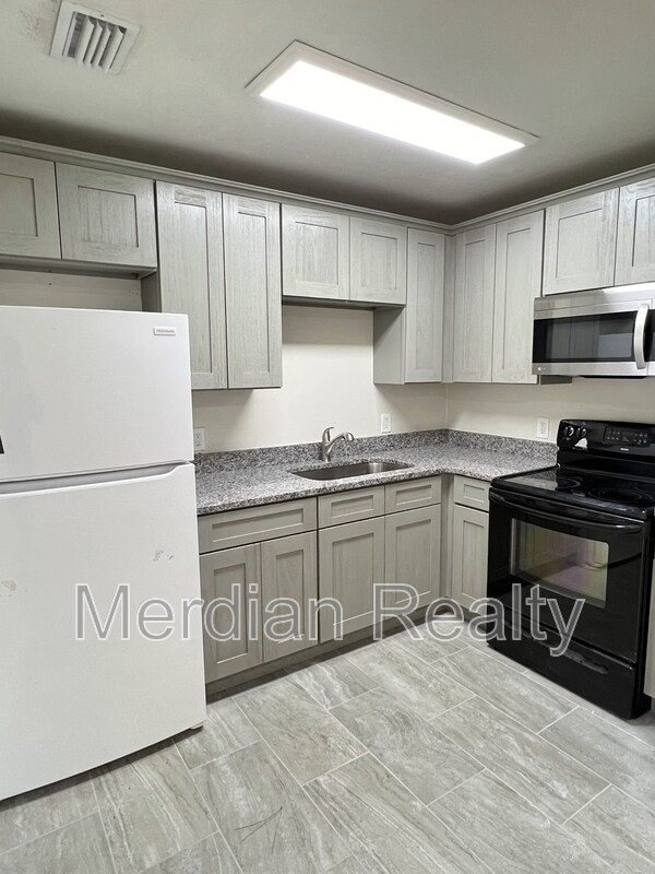 Primary Photo - 7210 SW 45th Pl