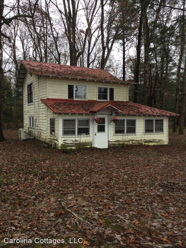 Building Photo - 2 br, 1 bath House - 4653 Howard Gap Road