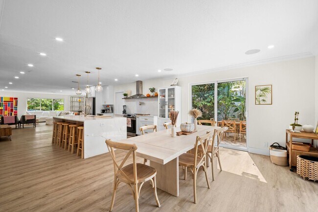 Building Photo - 2421 SW 29th Way