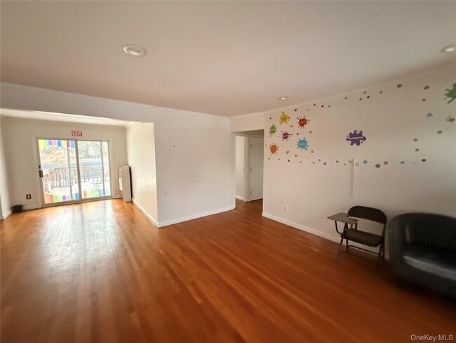 Building Photo - 46 Elmira St