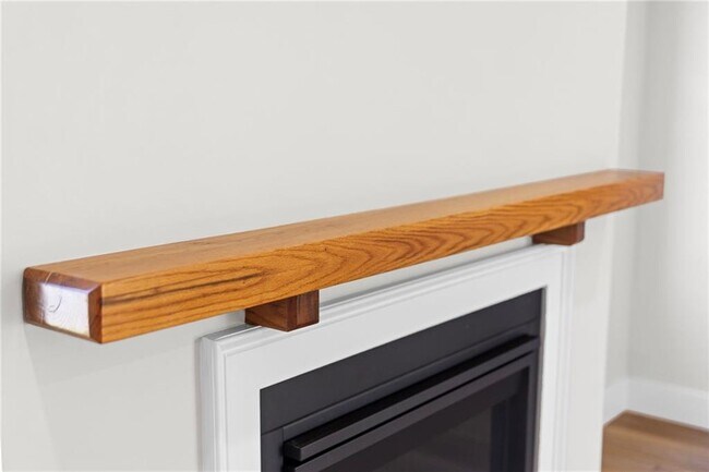 Building Photo - 51 Pine St