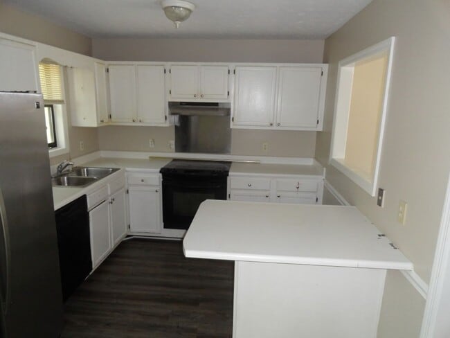 Building Photo - Countrytown Townhomes Hope Mills, NC