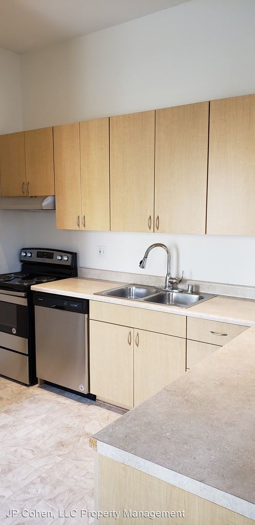 Building Photo - 3030 Waverly Dr