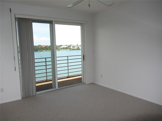 Building Photo - 7882 Sailboat Key Blvd S