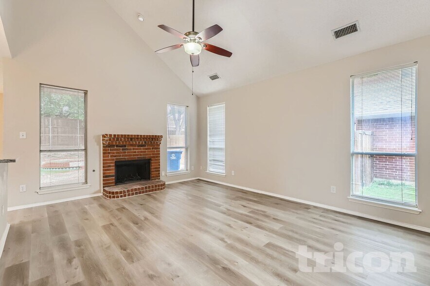 Building Photo - 3409 Bradford Dr