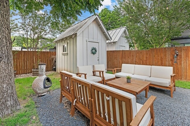 Building Photo - 3206 Garden Villa Ln