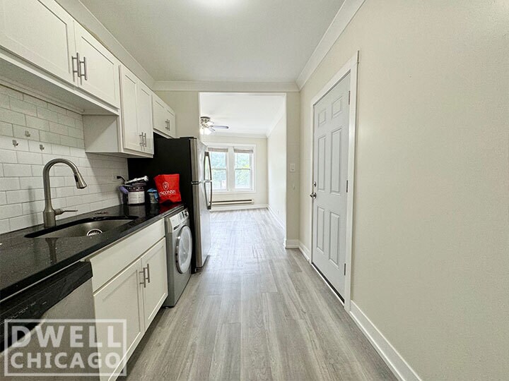 Building Photo - 4208 N Clark St