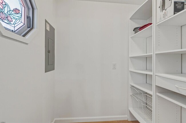 Building Photo - 715 Lafayette Blvd