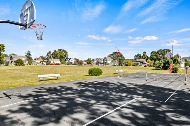 Building Photo - 14 High St