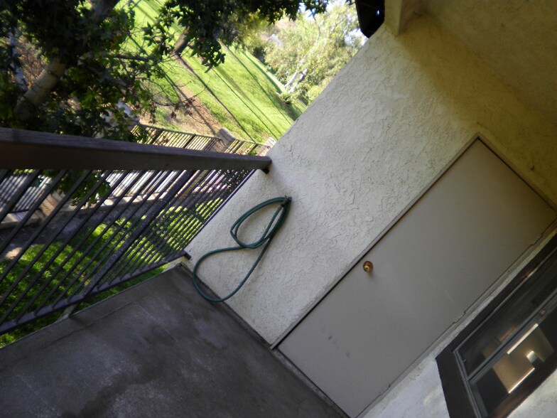 Building Photo - 3232 Little Mountain Dr