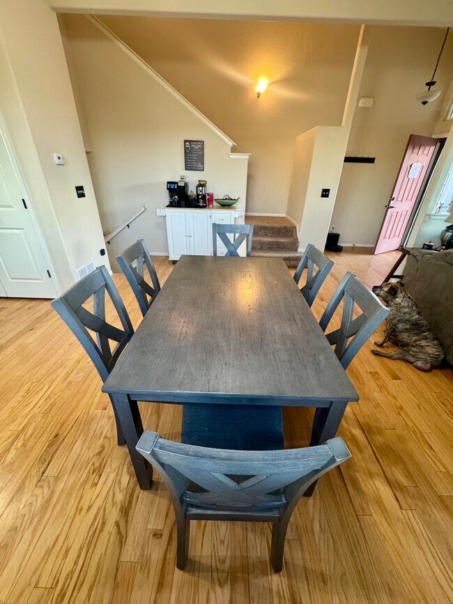 Building Photo - Gorgeous 3 bed/2.5 bath home with 3-CAR TANDEM GARAGE in Painted Sky