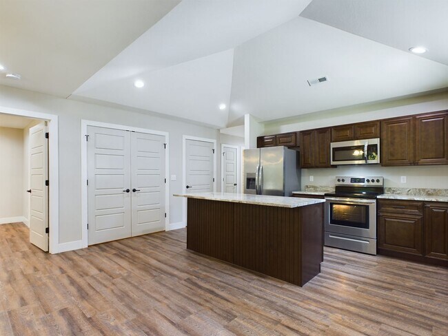 Building Photo - 131