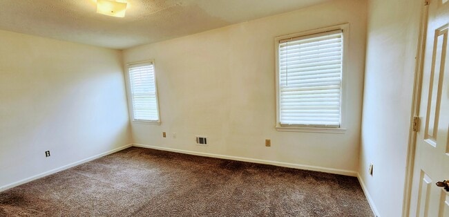 Building Photo - 5595 Executive Way