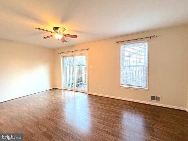 Building Photo - 2404 Albot Rd