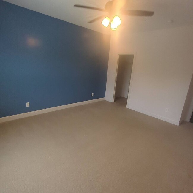Building Photo - Beautiful 5 bed 4.5 bath in Holly Springs!