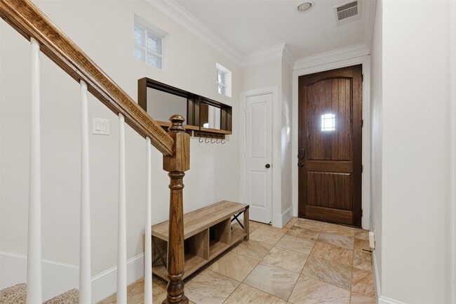 Building Photo - 1816 Dennis St