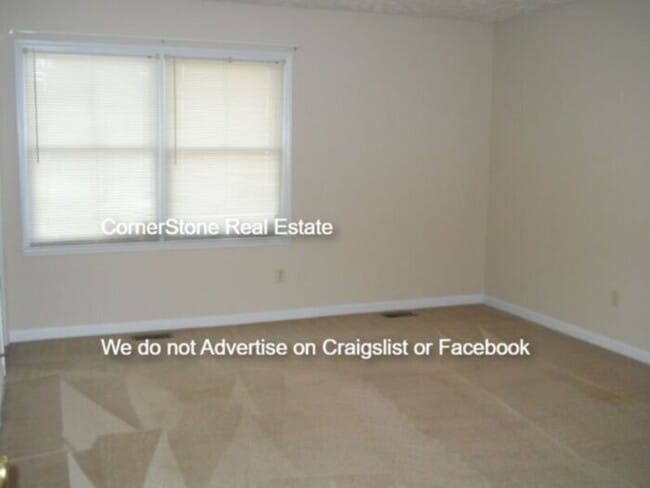 Building Photo - 5012 Shimmer Dr