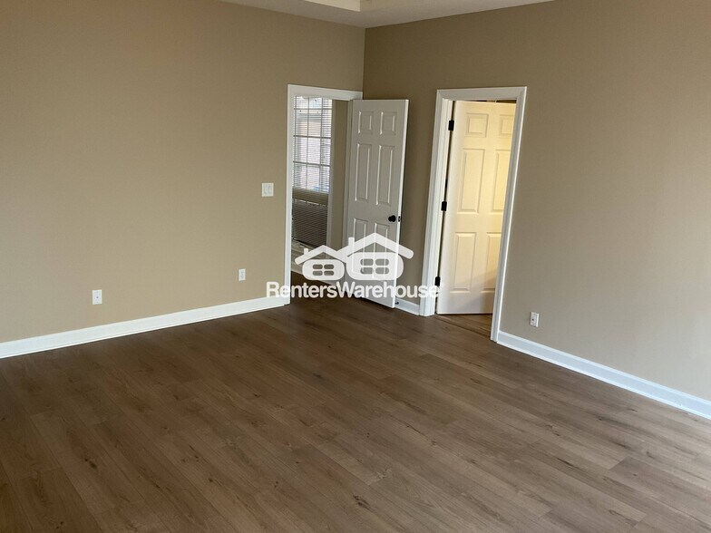 Building Photo - 215 Blue Spruce Cir