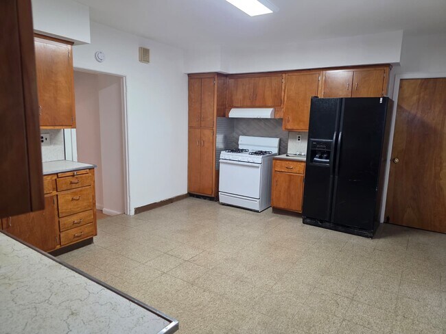 Building Photo - 311 Totowa Ave