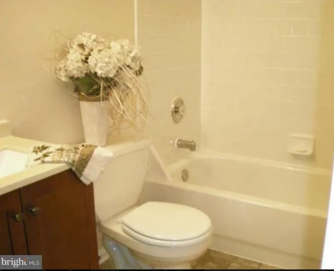 Building Photo - 8903 Mallard Ct