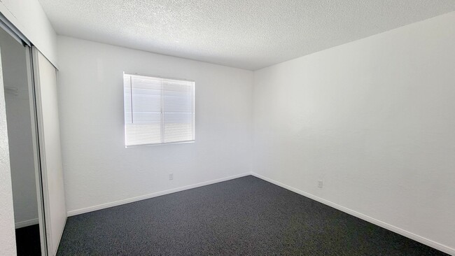 Building Photo - Spacious 3BR Home in Quiet Spring Valley Neighborhood – Bright, Comfortable Living