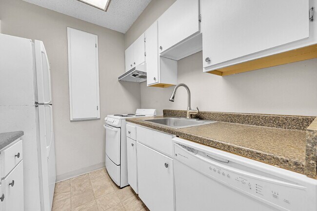 Building Photo - $1,270.00, 2 bed, 1 bath located in Denver...
