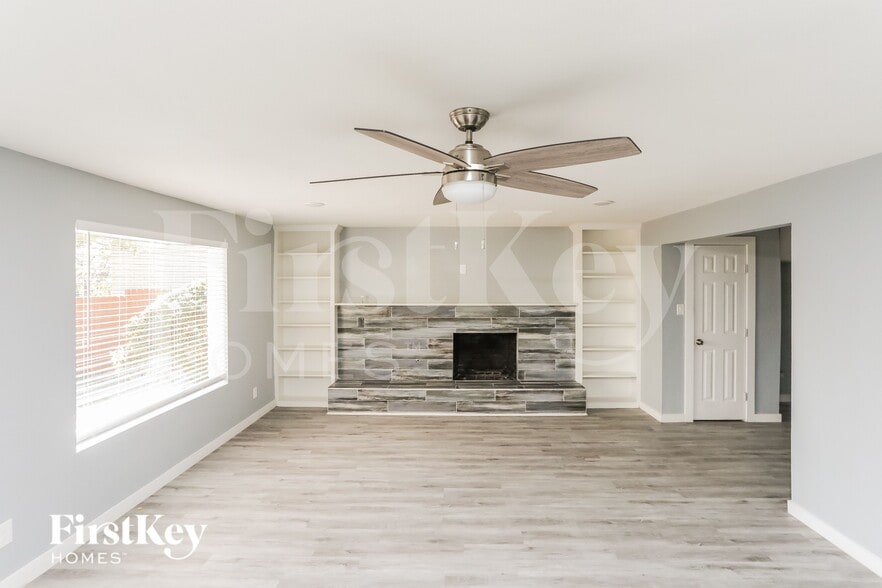 Building Photo - 3208 Kiest Hill Dr