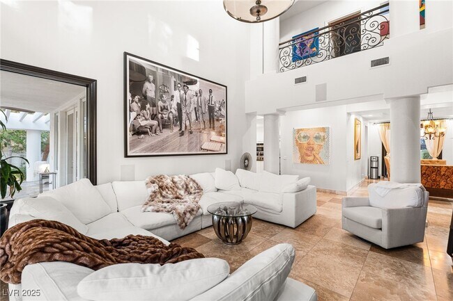 Building Photo - 2057 Troon Dr