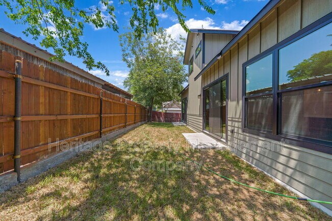 Building Photo - 315 Tilden St