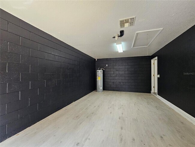 Building Photo - 622 Brooke Ct