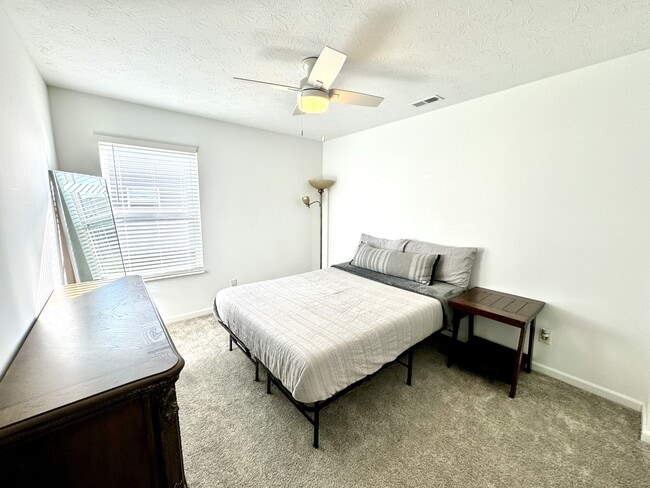 Building Photo - 3235 Sandwalk Dr