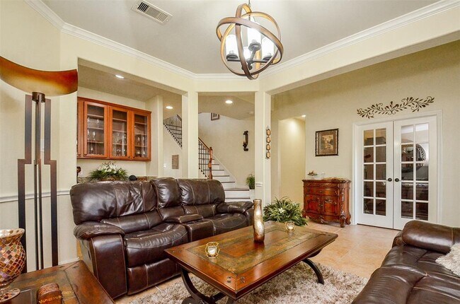 Building Photo - 25935 Foxrun Vista Dr