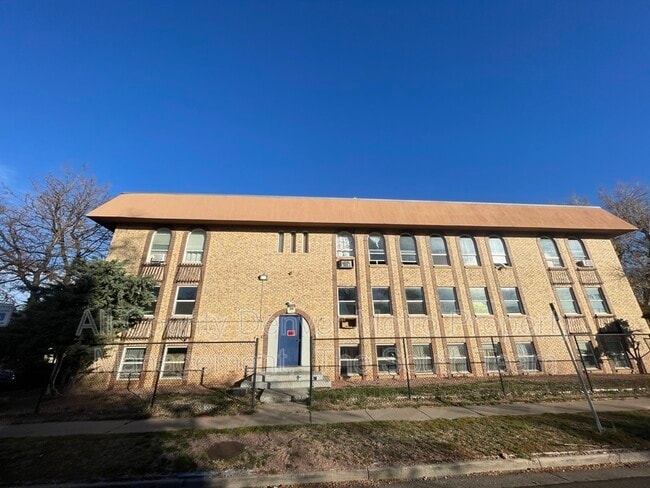 Building Photo - Clinton Manor