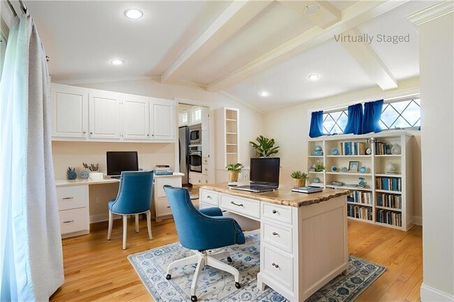 Building Photo - 48 Pleasant St