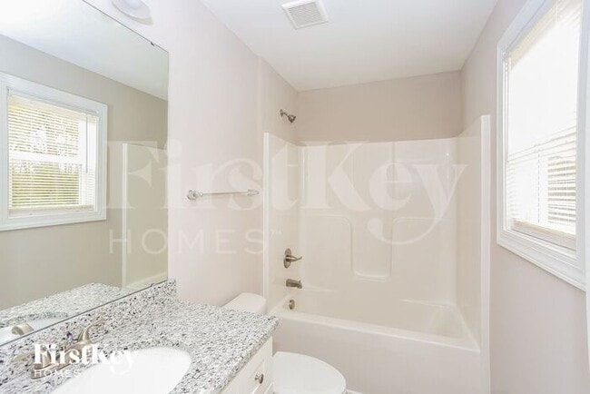 Building Photo - 603 S Harding Ave