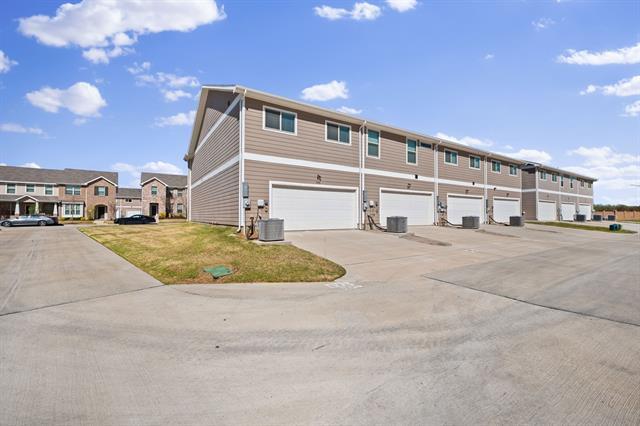 Building Photo - 3500 Brentwood Dr