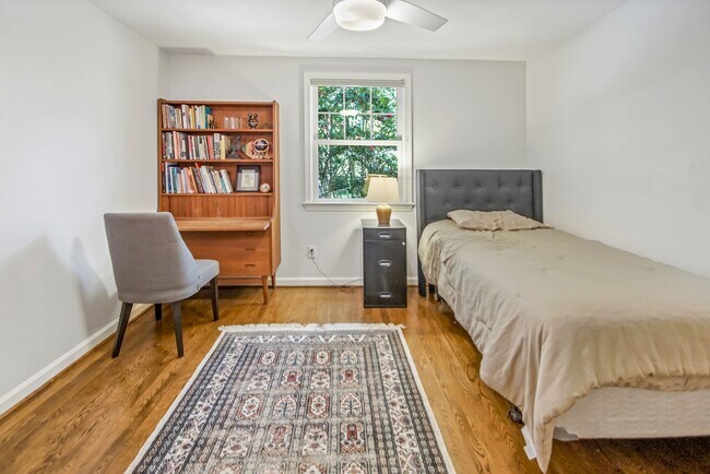 Building Photo - 6902 Tilden Ln