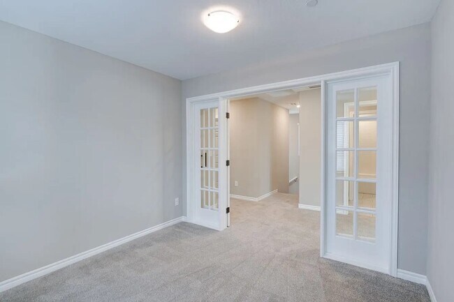Building Photo - 932 Lotus Falls St