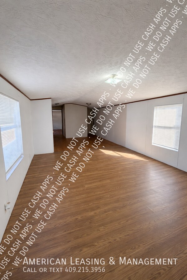 Building Photo - 2909 S Chestnut St