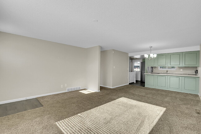 Building Photo - $1,840.95 - 3 Bed, 2 Bath Townhome In Co Springs with In Unit Laundry and Central AC!