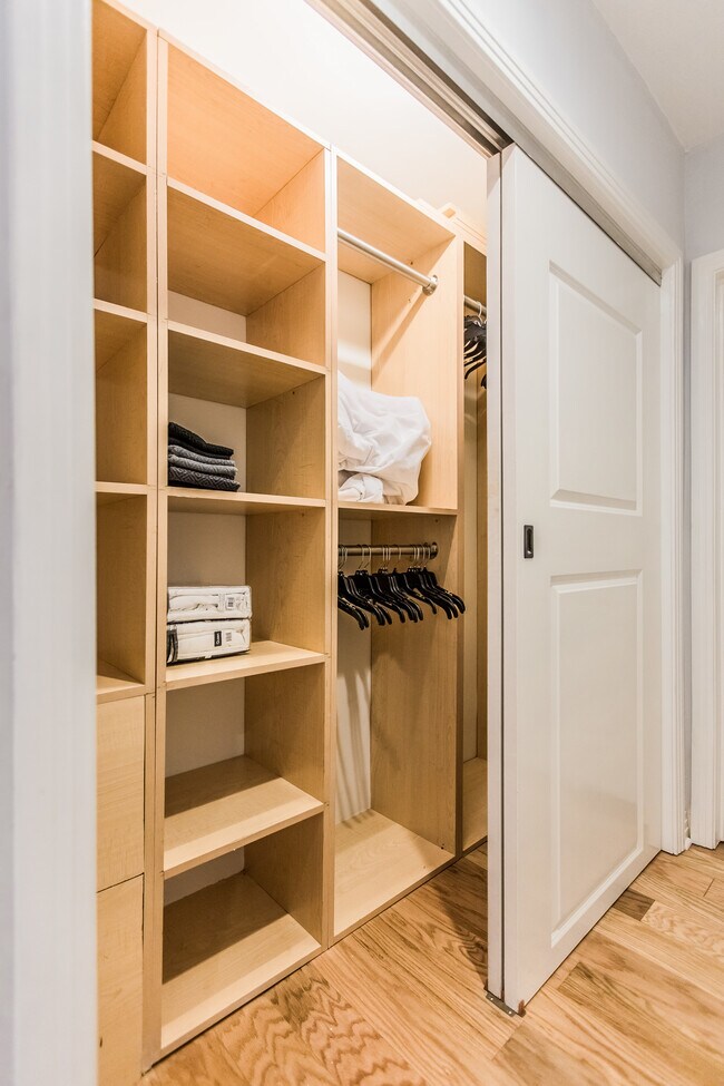 Building Photo - 8261 W 4th St