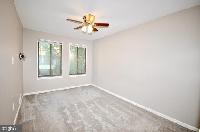 Building Photo - 6 Aspen Way