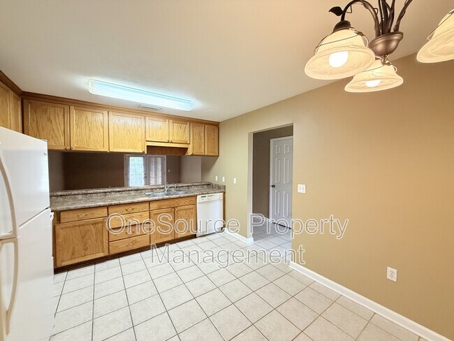 Building Photo - 111 N Charles Willis Dr