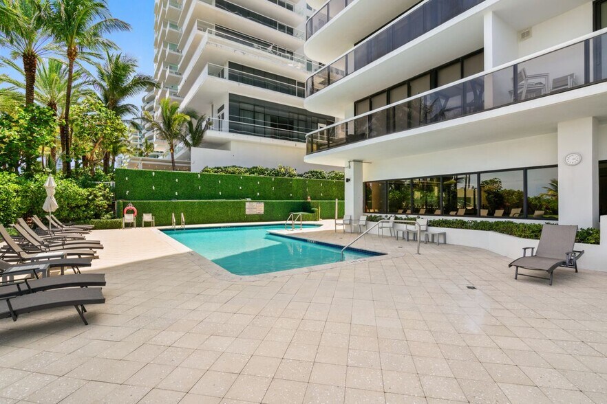 Building Photo - 9455 Collins Ave