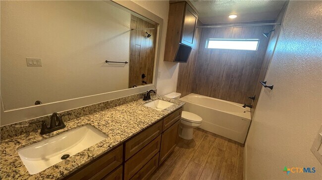 Building Photo - 2412 Duntov Dr